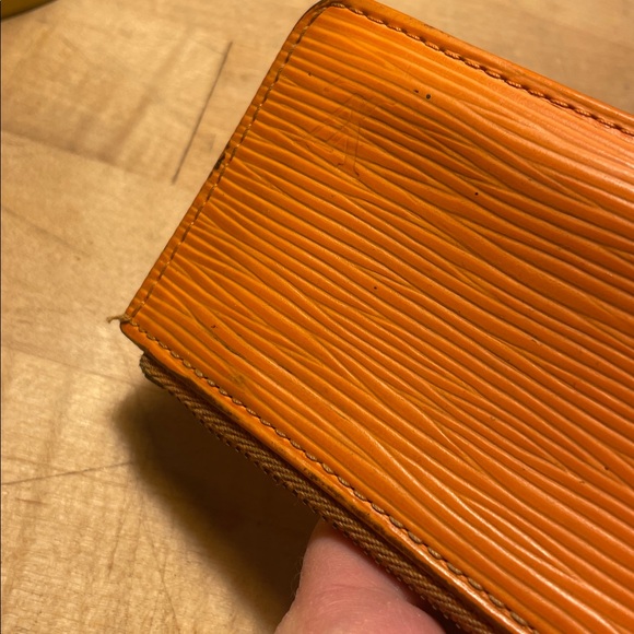 Louis Vuitton Orange Epi Leather Keychain Card Case w Zipper! - Picture 2 of 13